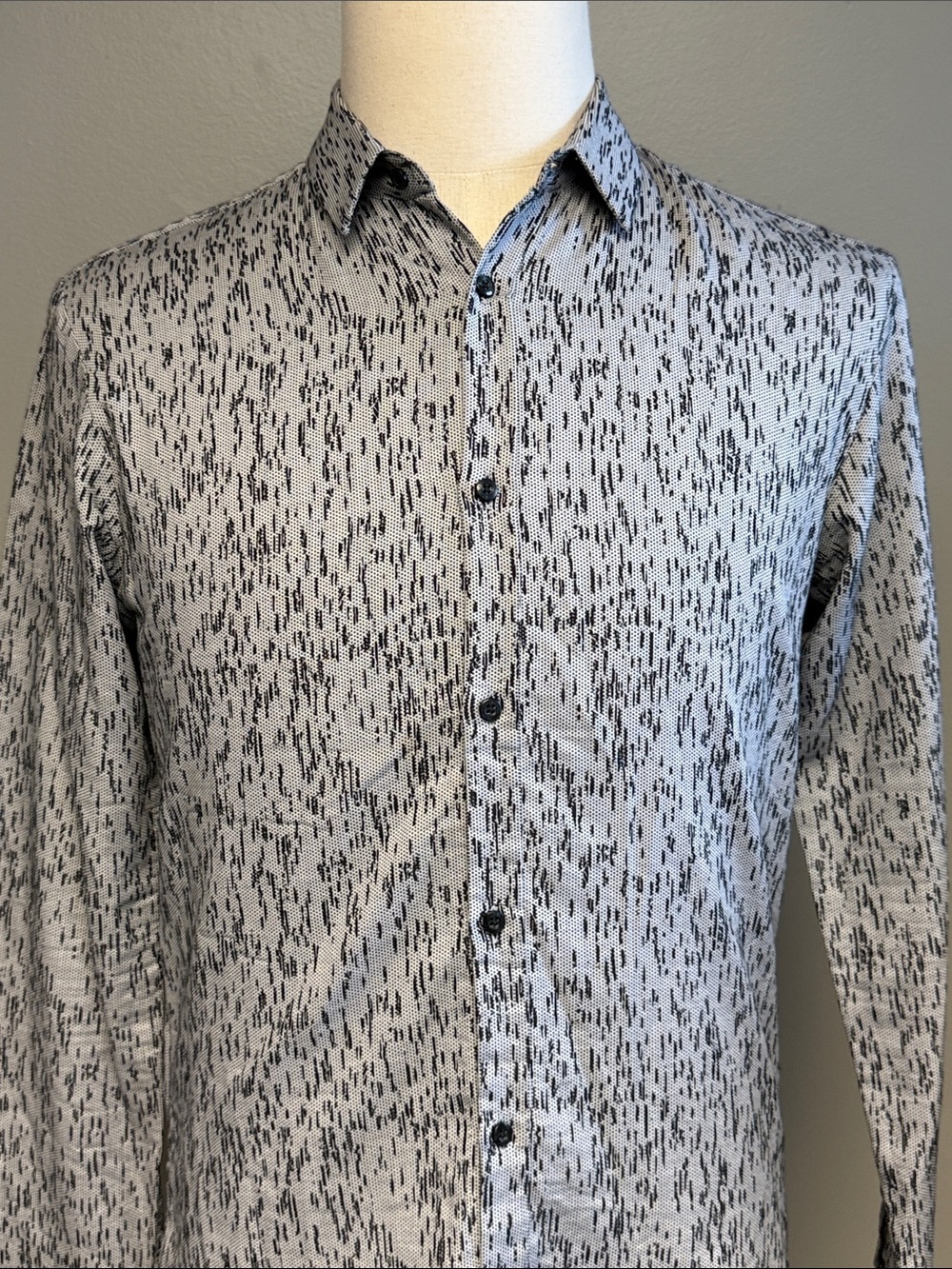 Hugo Boss Slim Fit Shirt Men’s Small Gray Pattern Button Front - Picture 2 of 7